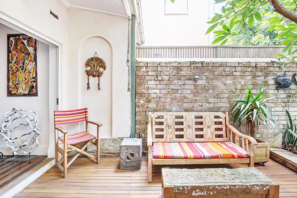 Prime locale 3 Bed Artists Home by Surry Hills photo 2
