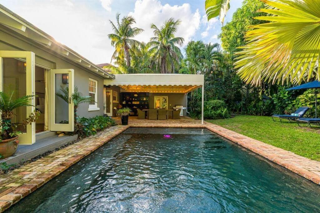 The Luxury Sunset Villa! Saltwater Pool & Hot Tub! image