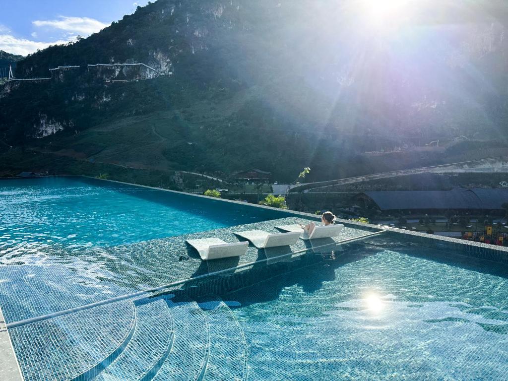 Mộc Châu Island Mountain Park And Resort - The Bullet Hotel