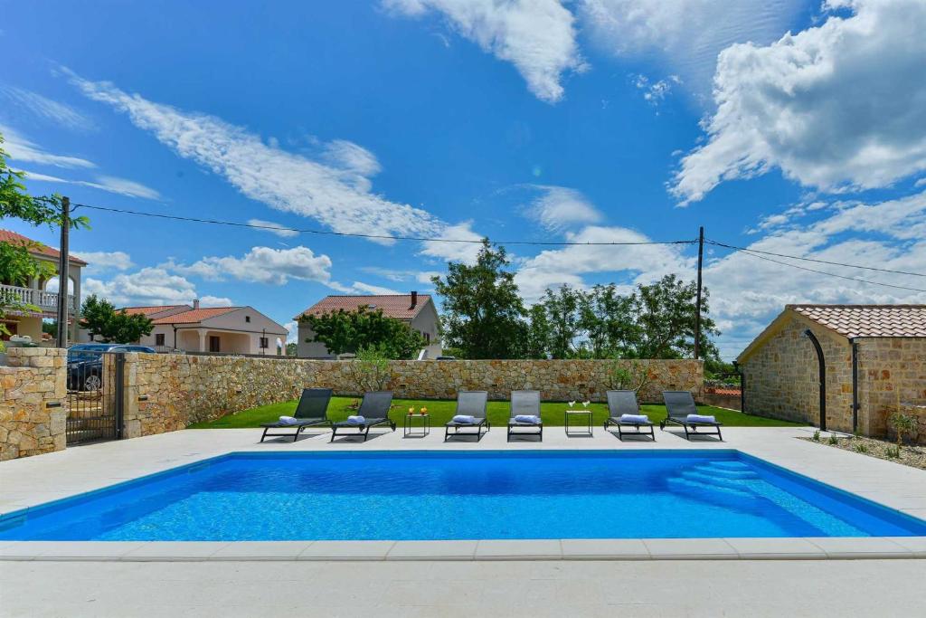 Luxury Stone Villa BANOVI with heated pool photo 2