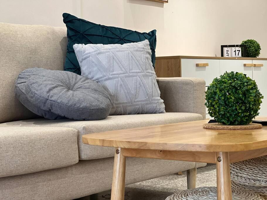 Petaling Jaya SS2 Whole House for up to 12 Pax with Netflix photo 2