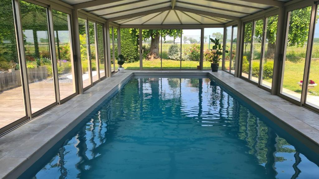 Villa 5*, mer à 3 mn, piscine intérieure à 28°