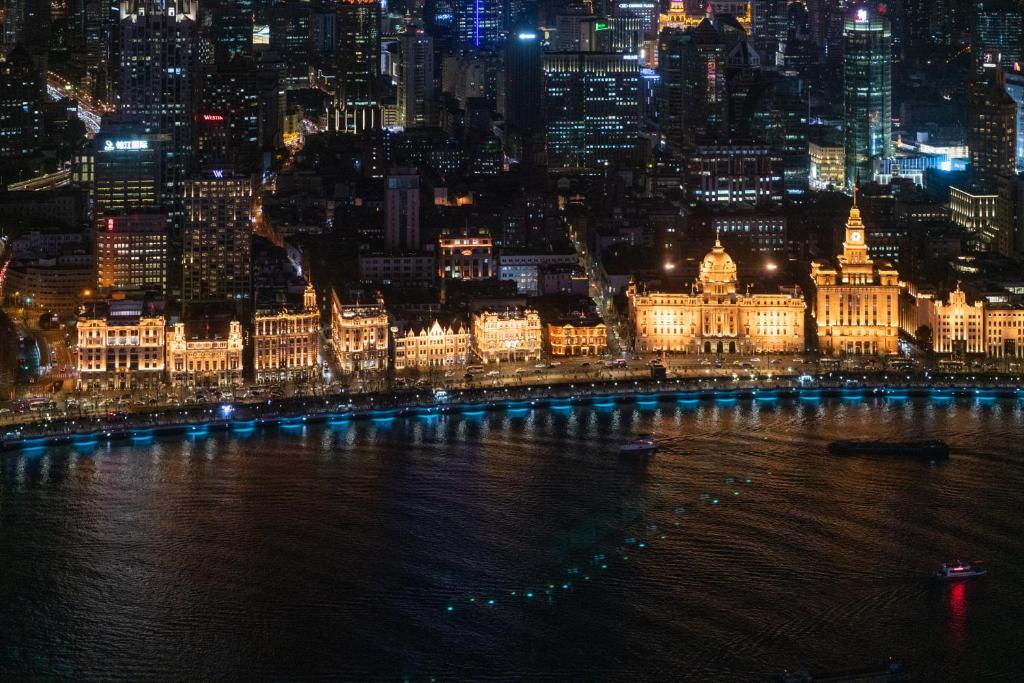 The Ritz-Carlton Shanghai, Pudong photo 2