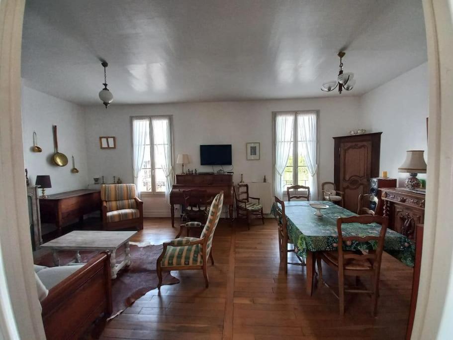 Maison face au port de plaisance de Briare photo 1