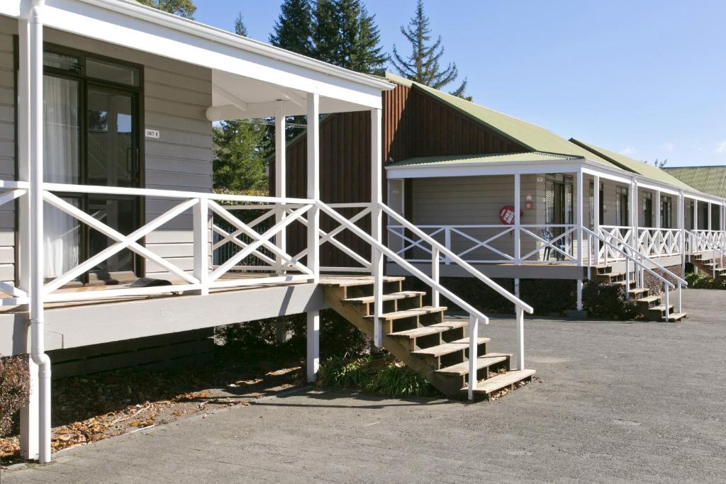 Turangi Bridge Motel - Tap to explore photos