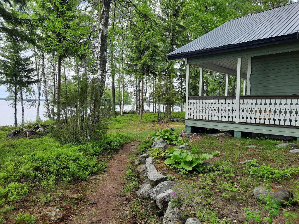 Luonnon rauhaa Kalliosaaressa, private island photo 1