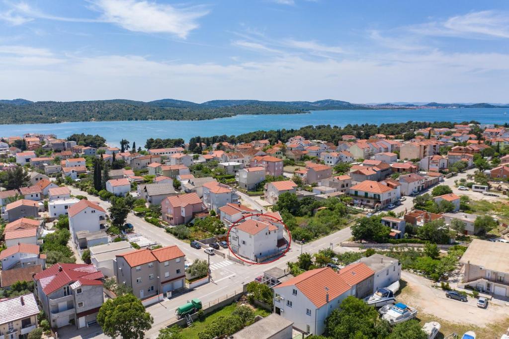 Apartments with a parking space Pirovac, Sibenik - 21008 photo 1