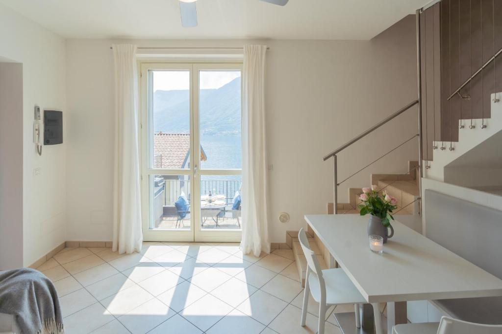 Blue Bliss Apartment by Rent All Como photo 2