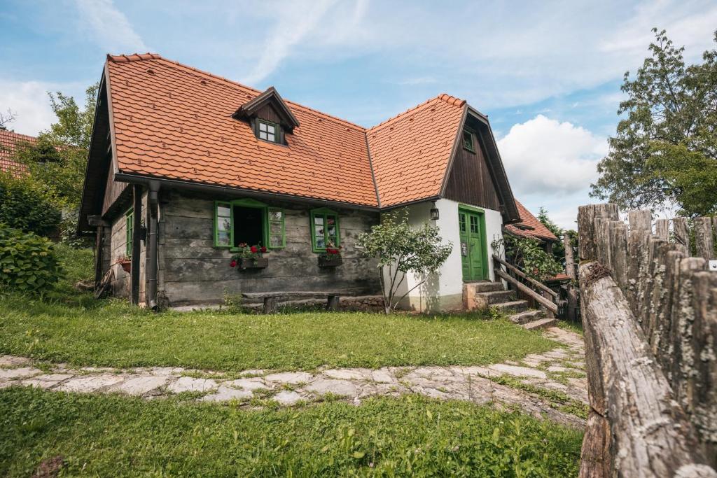 APARTMANI Etno kuća pod Okićem photo 1
