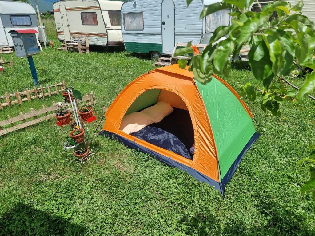 Lakeside Camping photo 4