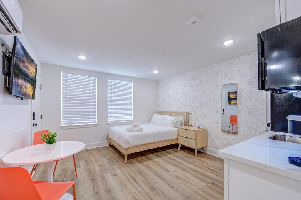 Tiger Motel Studio Apartment image