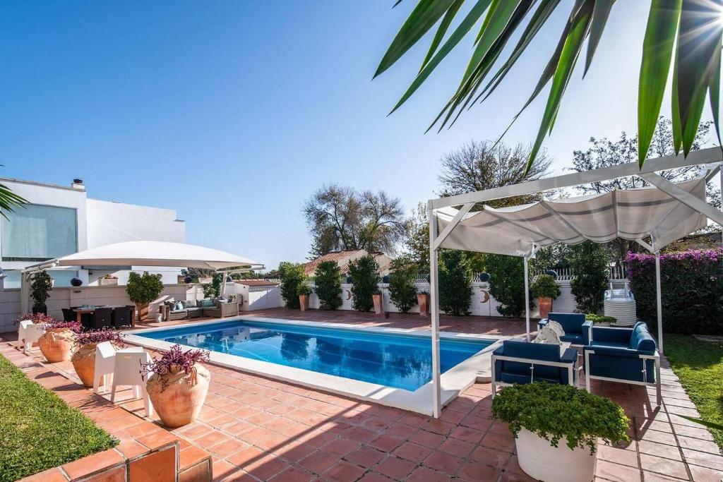 Charming 10 person Villa in Sevilla photo 3