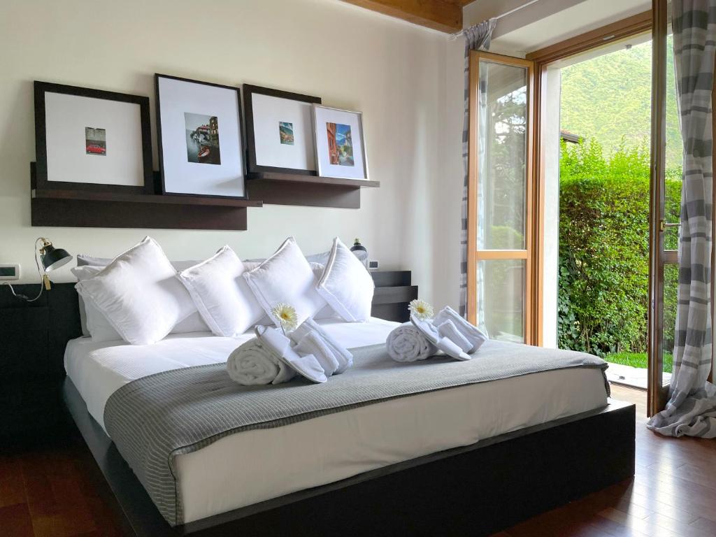 Regina di Laglio - Free Parking, Garden, Lake View photo 3