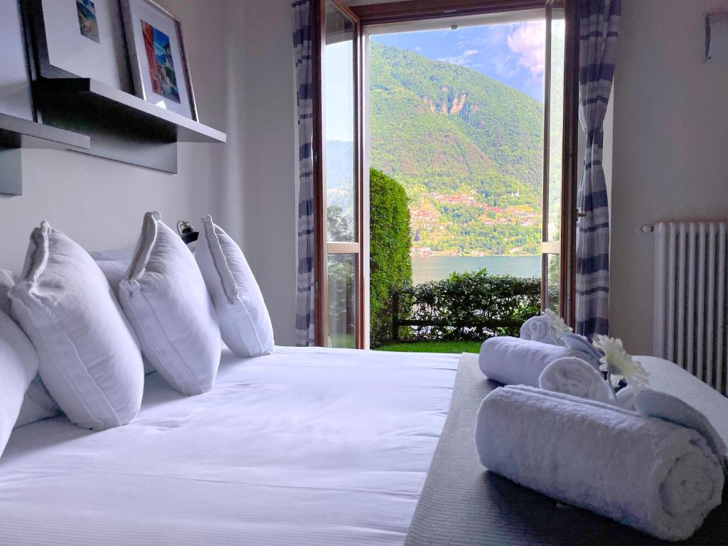 Regina di Laglio - Free Parking, Garden, Lake View photo 4