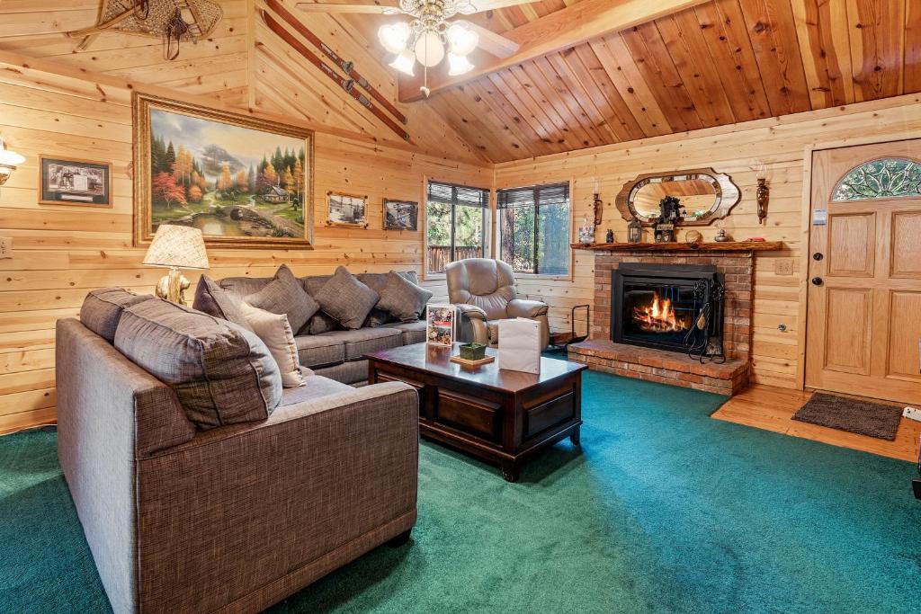 Memory Maker Cabin - Immaculate and comfortable! Forest Views! photo 2