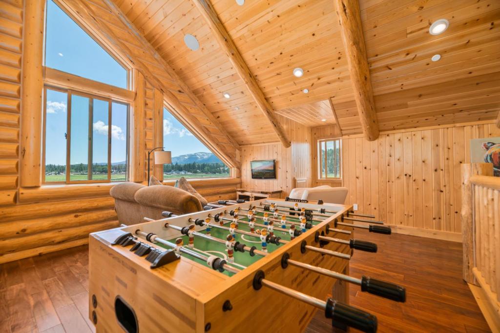 Coyote Flat - Luxury Log Cabin with jet tubs and more! photo 3