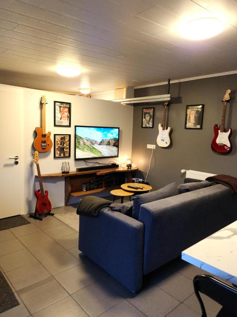 Studio Seven 7