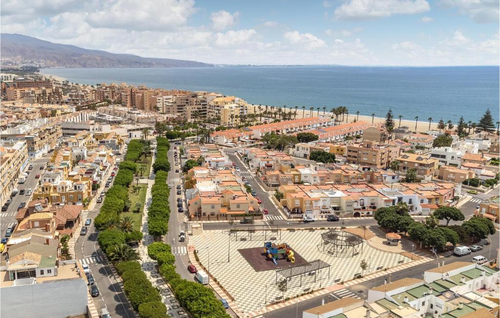 Beautiful Apartment In Roquetas De Mar With 2 Bedrooms photo 2