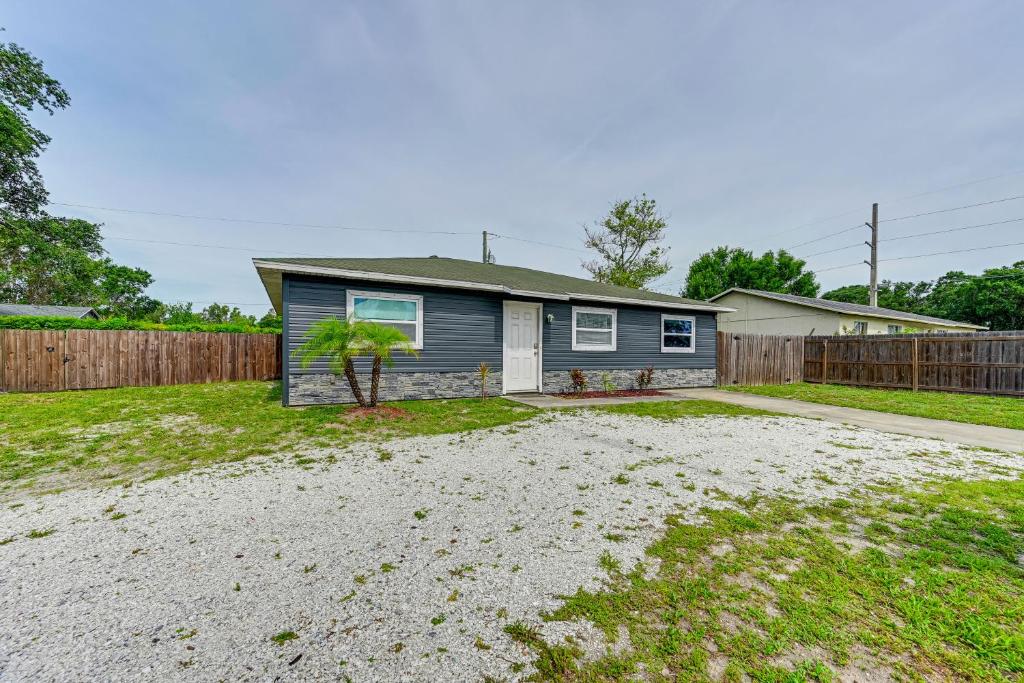 Dog-Friendly Home with Yard about 6 Miles to the Beach! photo 3