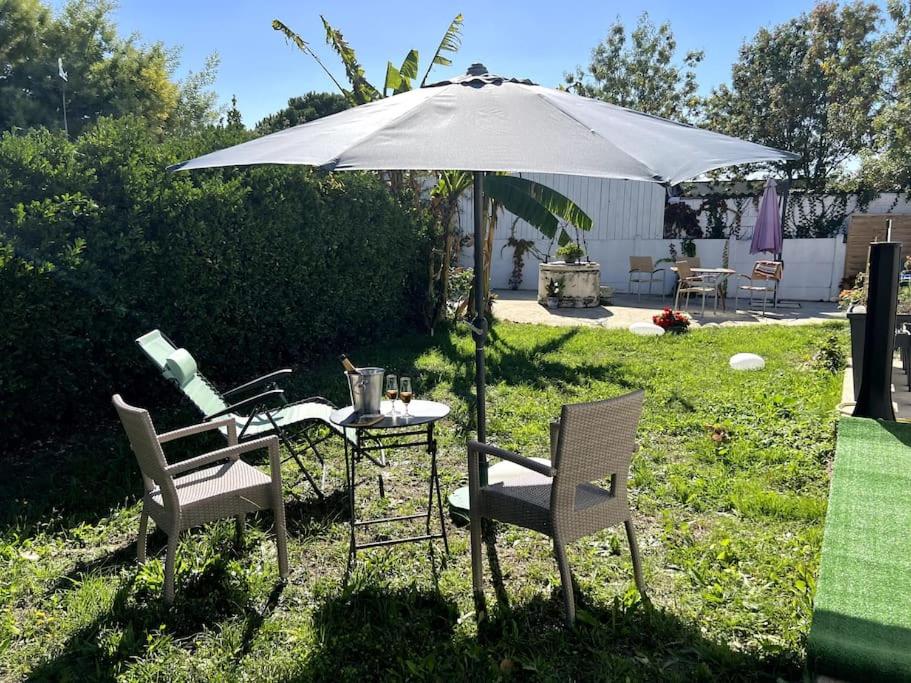 Verdure, calme et lumière au Chateau d'Oléron