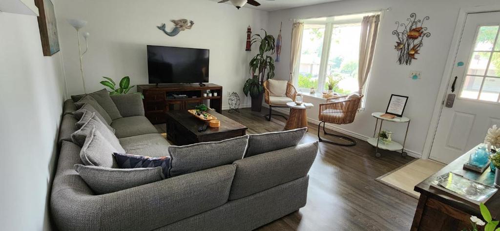 Boho Cottage - Hot tub and close to Beach photo 4
