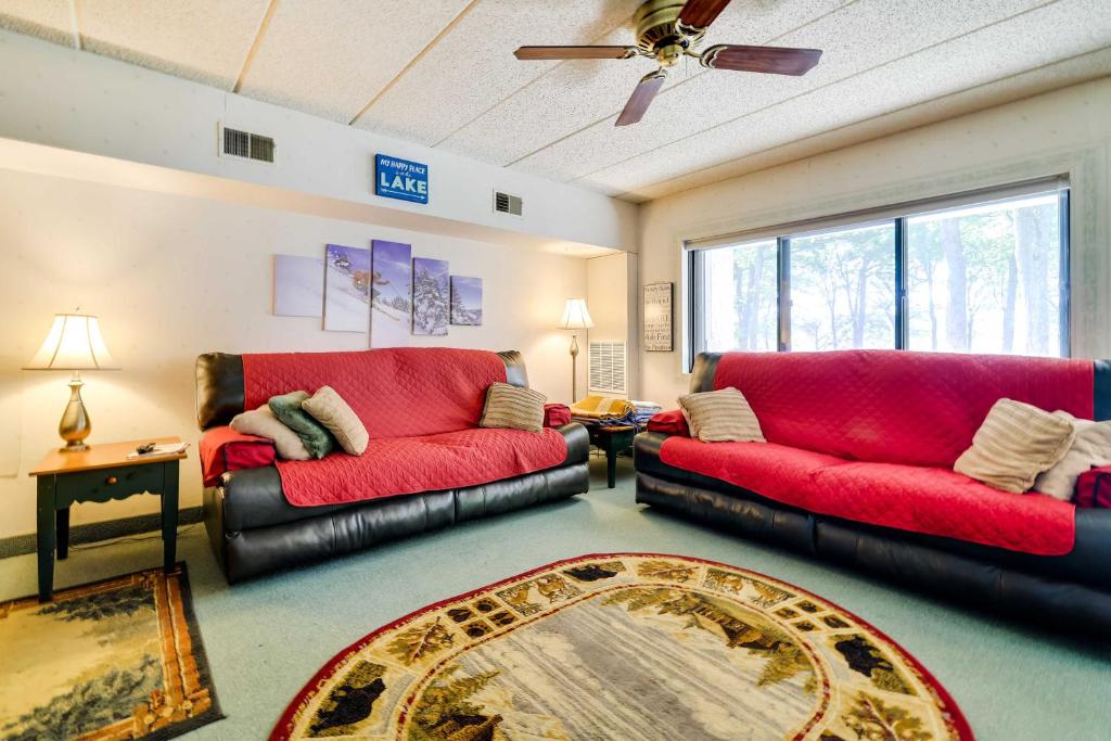 Lakefront Condo with Pool Access-1min to Big Boulder! photo 3