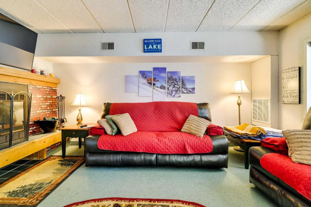 Lakefront Condo with Pool Access-1min to Big Boulder! photo 4