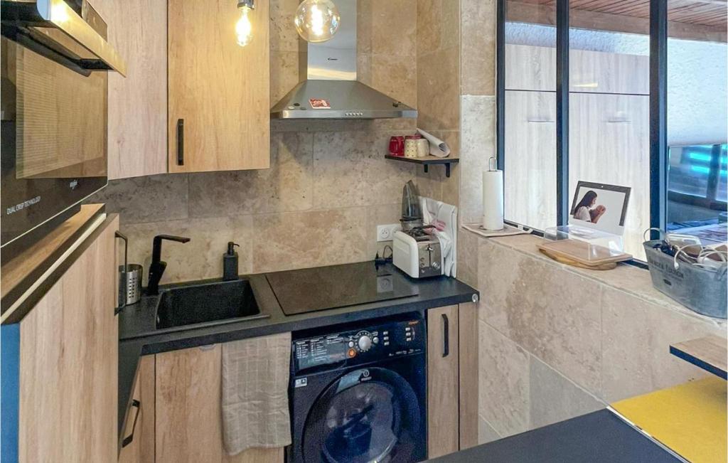 Beautiful Apartment In Uvernet-fours With Wifi And 1 Bedrooms photo 2