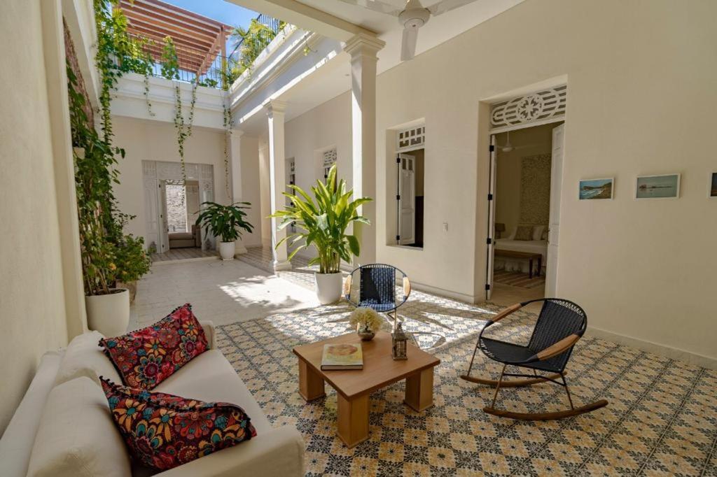 Private house-swimming pool - Old Santa Marta photo 4