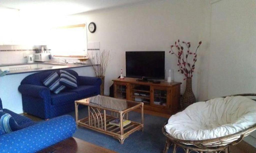 68 Lyall Street Ventnor photo 1