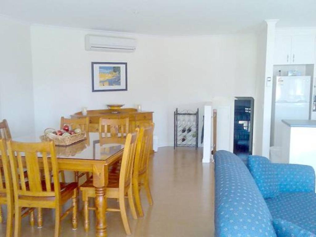 68 Lyall Street Ventnor photo 3