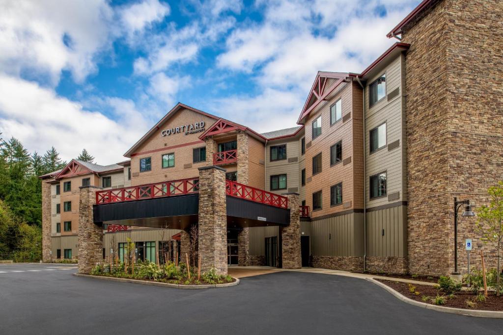 Courtyard By Marriott Olympia image