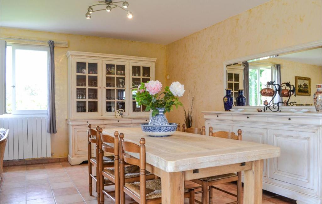 Awesome Home In Saint-georges With Outdoor Swimming Pool, Heated Swimming Pool And 3 Bedrooms photo 1