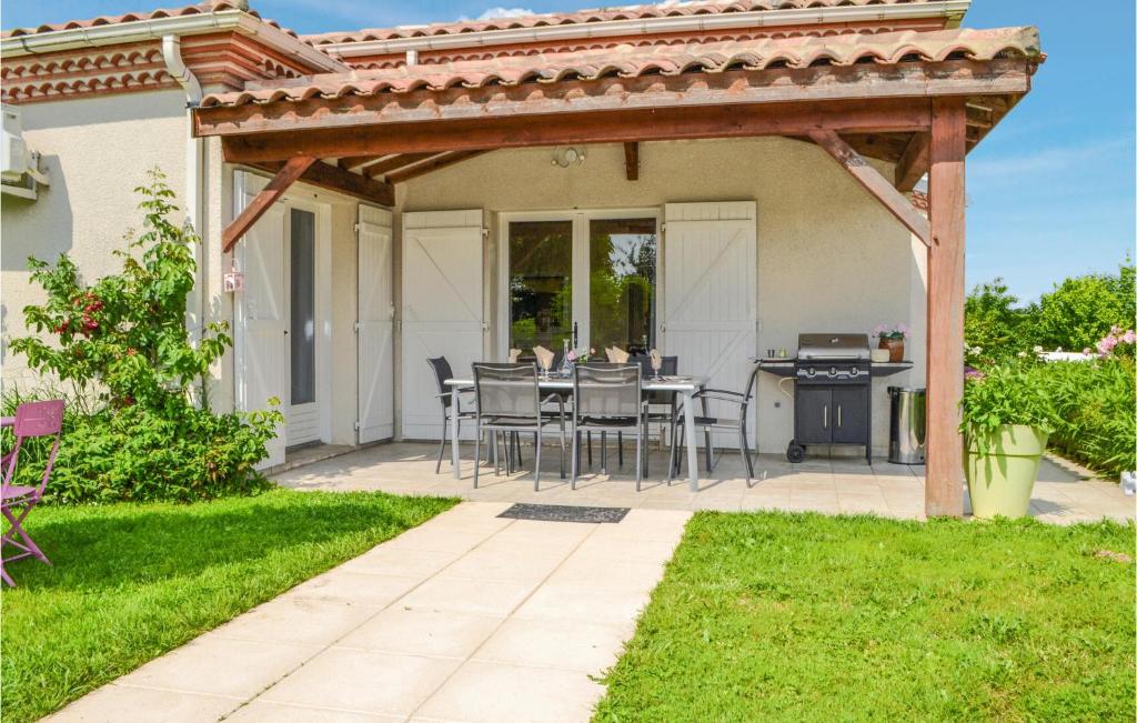 Awesome Home In Saint-georges With Outdoor Swimming Pool, Heated Swimming Pool And 3 Bedrooms photo 2