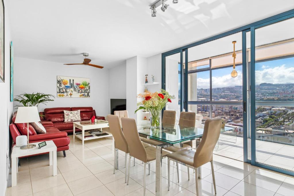 Luxury Flat in Skyscraper photo 2
