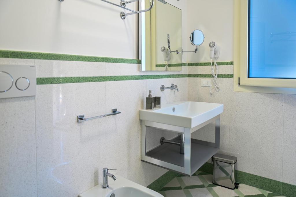 Perle Marine Suite Apartments photo 4