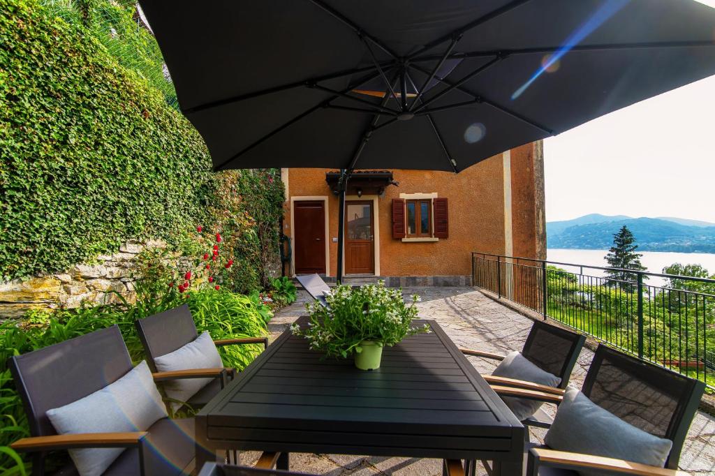 La Casa della Bruna, wonderful lake view & parking photo 1