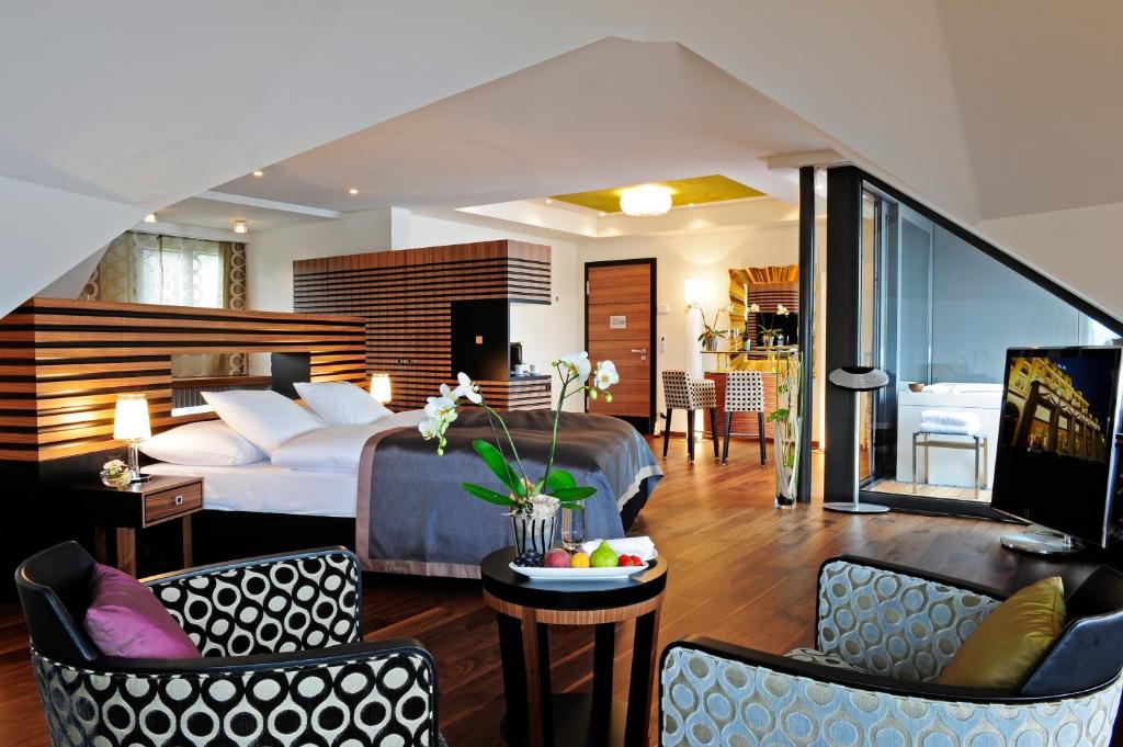 Art Deco Hotel Montana Luzern - Tap to explore photos