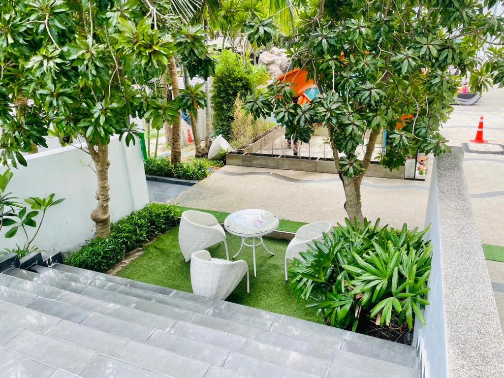 Club Royal Wongamat by Pattaya Sunny Rentals photo 1
