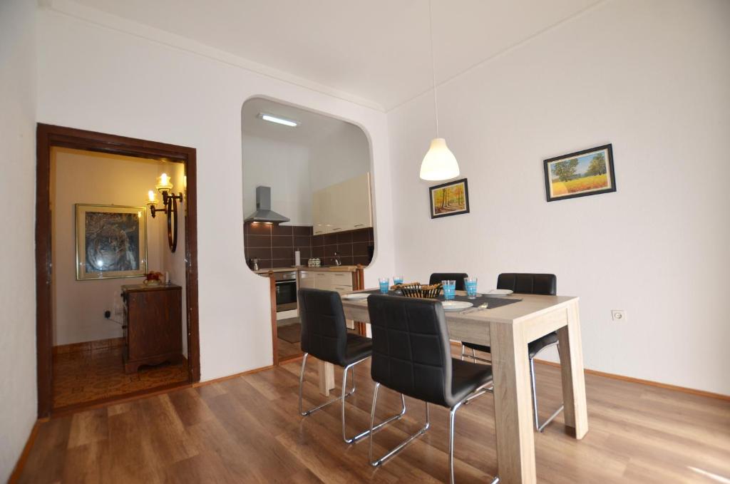 Old Town Yulia Apartments
