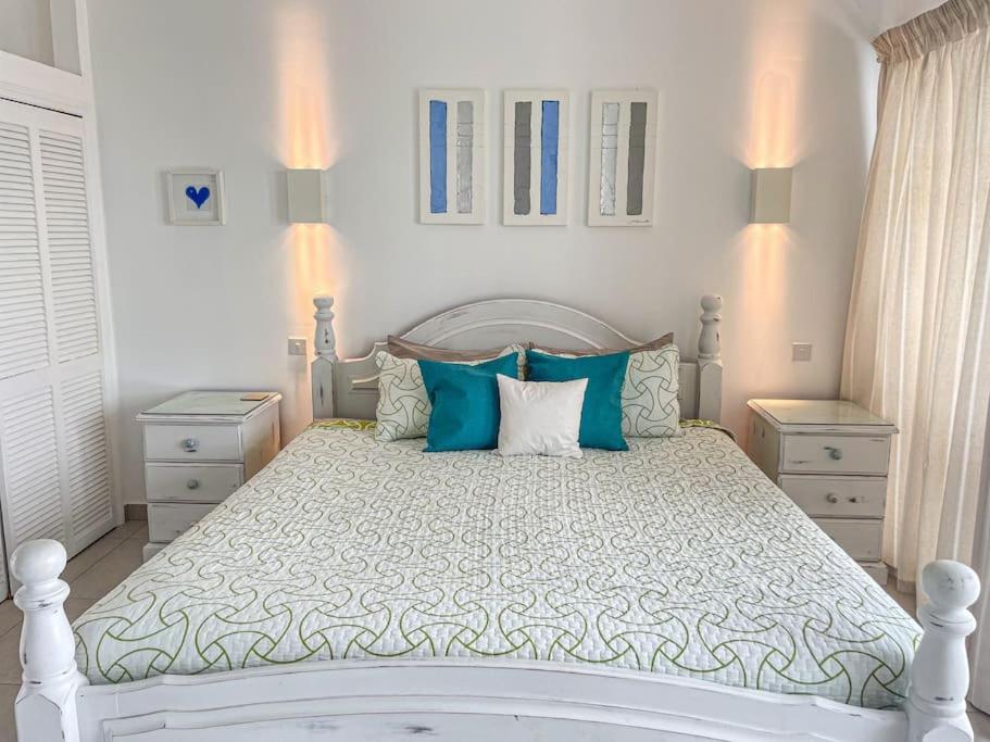 Villa 238A Jolly Harbour photo 3