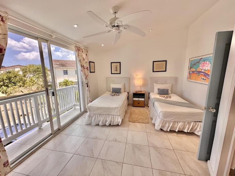 Villa 218E Jolly Harbour photo 3