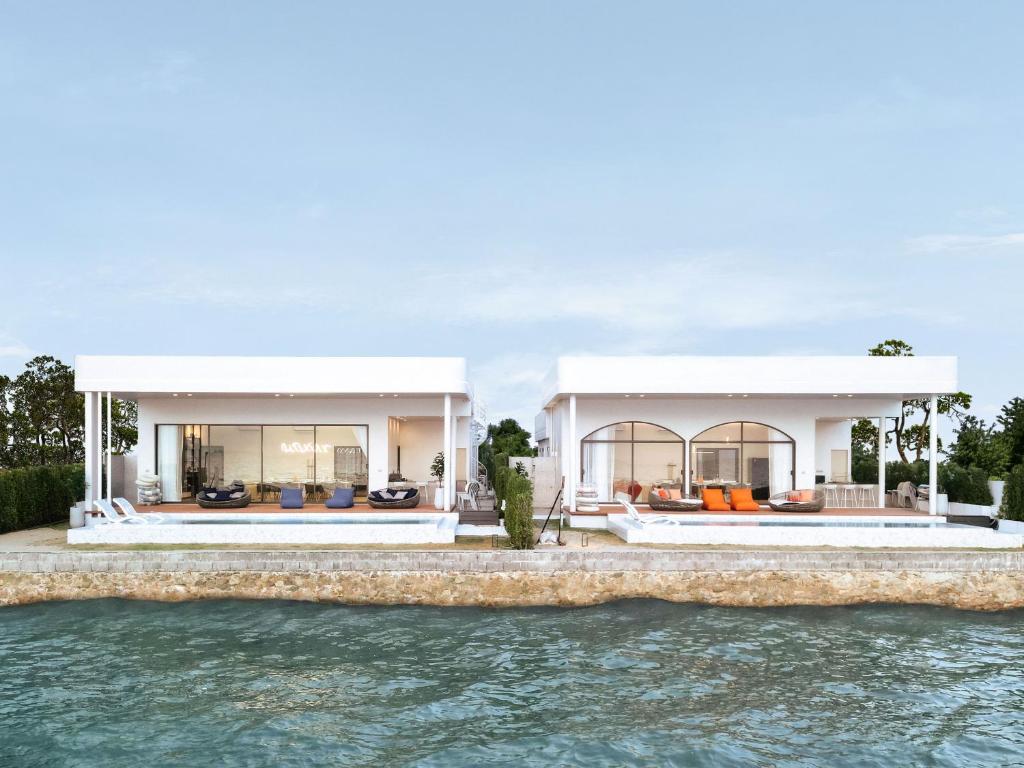 Sea Season Pool Villa Pattaya