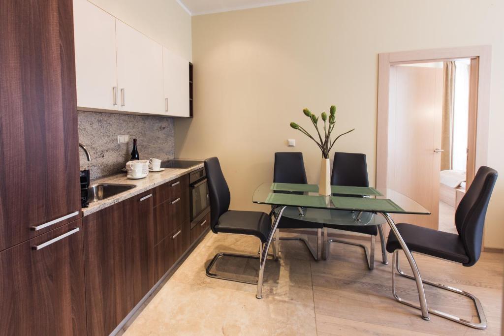 Двухместный (Апартаменты с 2 спальнями и балконом), Katrin Apartments