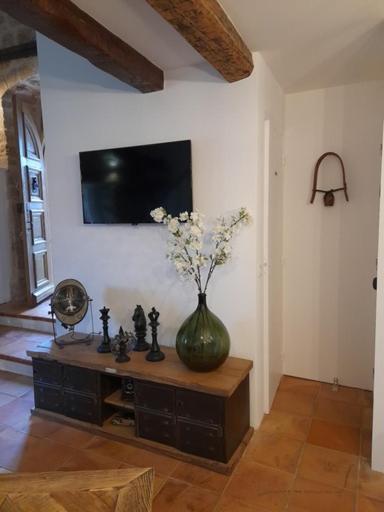 L Estello, Village house in Provence photo 4
