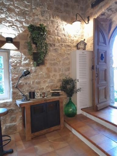 L Estello, Village house in Provence photo 2