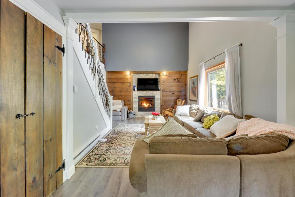 Pocono Lake House with Private Hot Tub and Fire Pit! photo 4