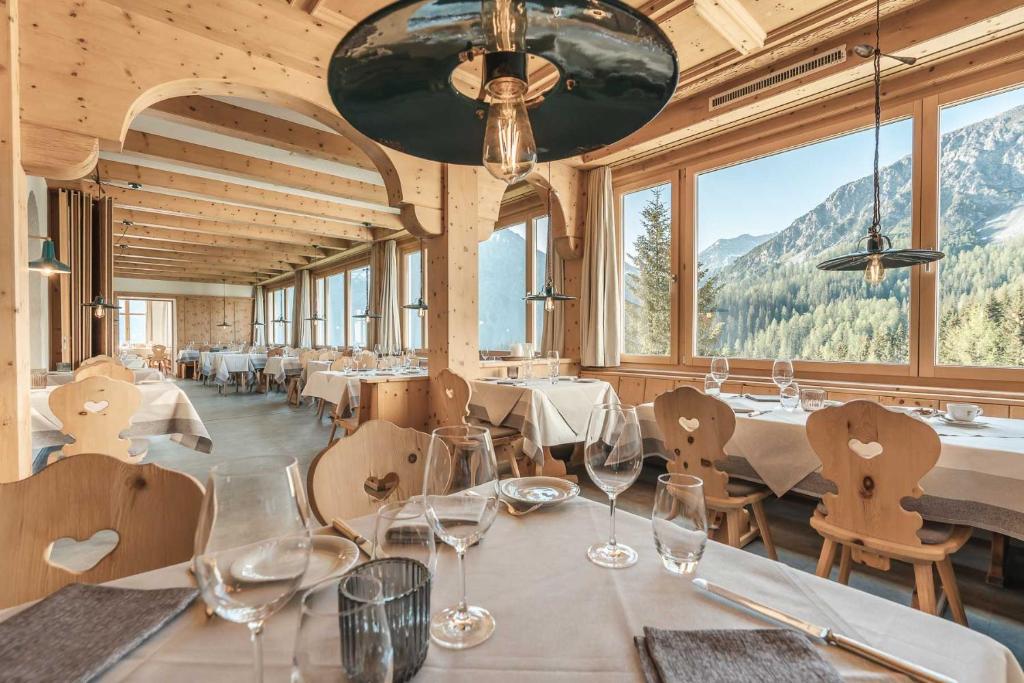 Hotel Alpensonne - Panoramazimmer & Restaurant photo 4