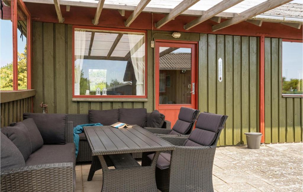 Nice Home In Juelsminde With 2 Bedrooms And Wifi photo 4