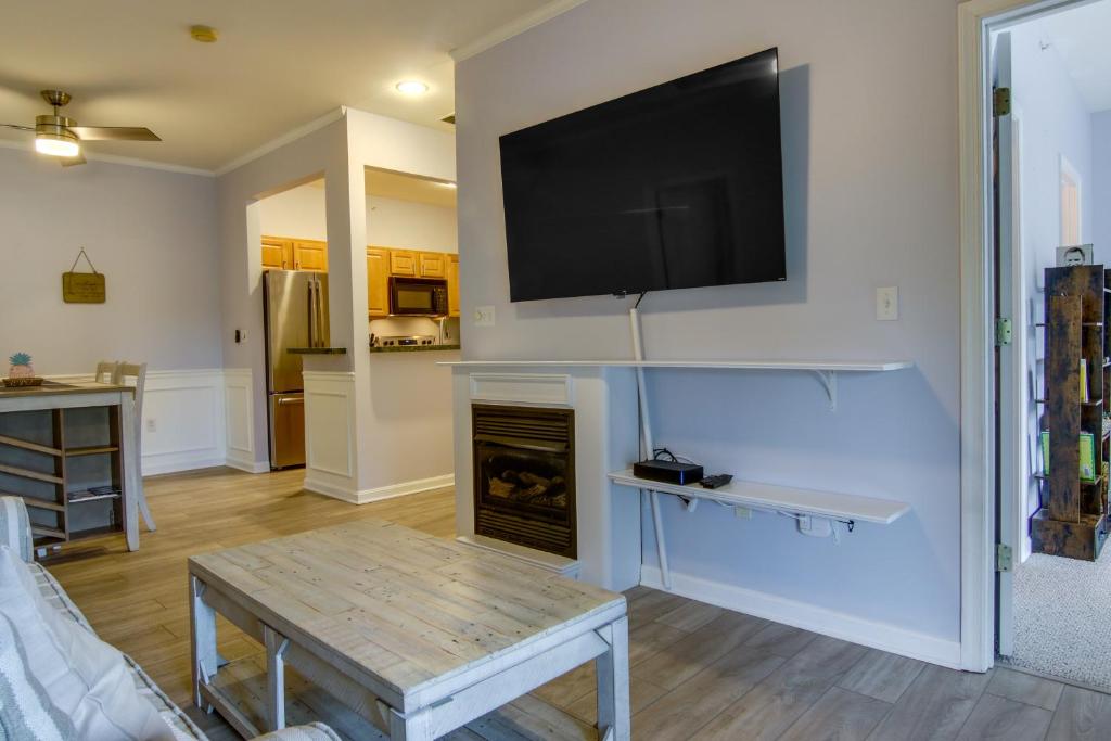 Condo with Pool Access about 2 Mi to Rehoboth Beach! photo 4